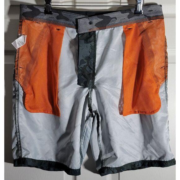 Lot of 2 G.H. Bass & Co. Men's 34 x 9.5 Hybrid Swim Shorts Shark Pattern Grey/GN - Picture 8 of 16